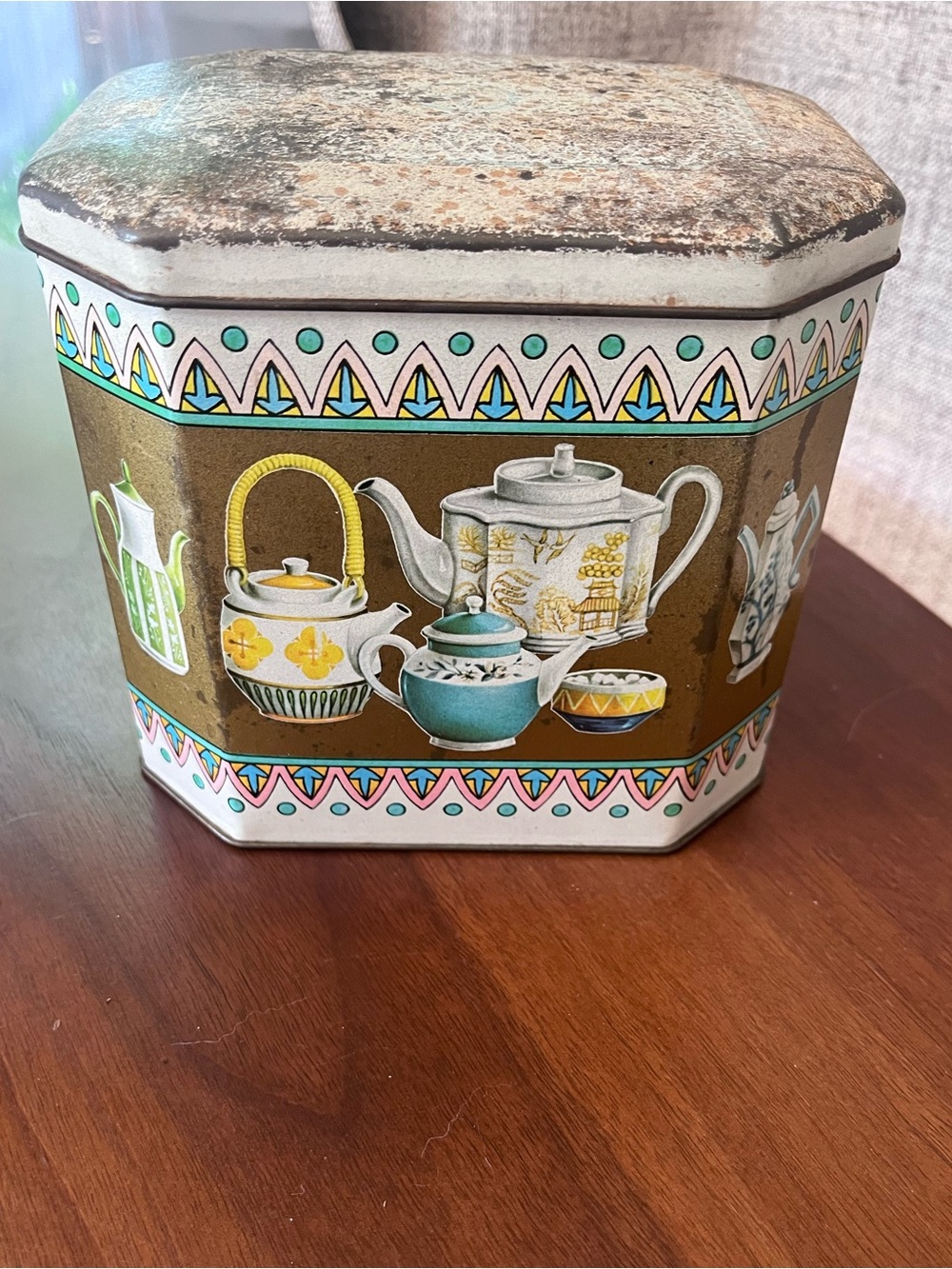 Vintage Choysa British kettle teapot tea tin